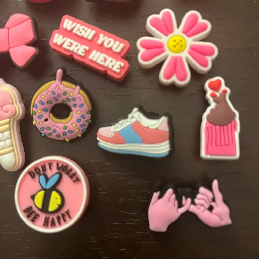 24-Piece Cute Pink Shoe Charm Set‎ For Crocs / Girl Themed / Jibbitz Compatible